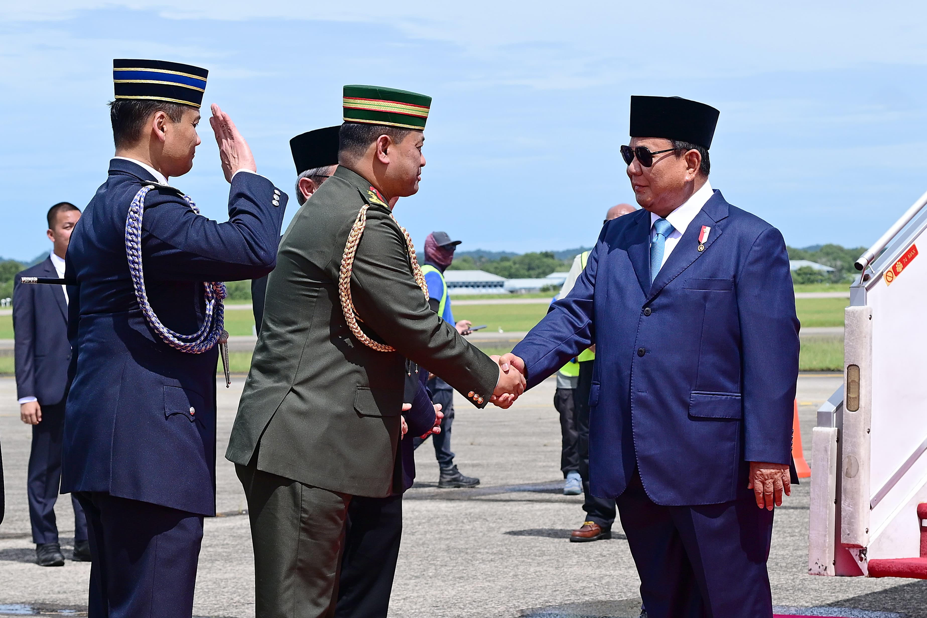 Presiden Prabowo Subianto tiba di Brunei Darussalam pada Rabu, 14 Mei 2025. (SinPo.id/Sekretariat Presiden)