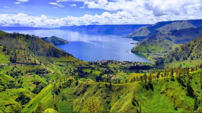 Geopark Kaldera Toba di Sumatera Utara. (SinPo.id/Handout of KBRI Paris via kemlu.go.id)