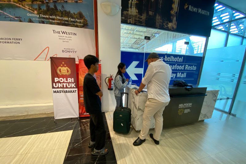 Tim BP3MI Kepri menggagalkan pengiriman calon pekerja migran ilegal di Helpdesk Pelabuhan Internasional Harbour Bay Batam. (SinPo.id/Dok. KP2MI)