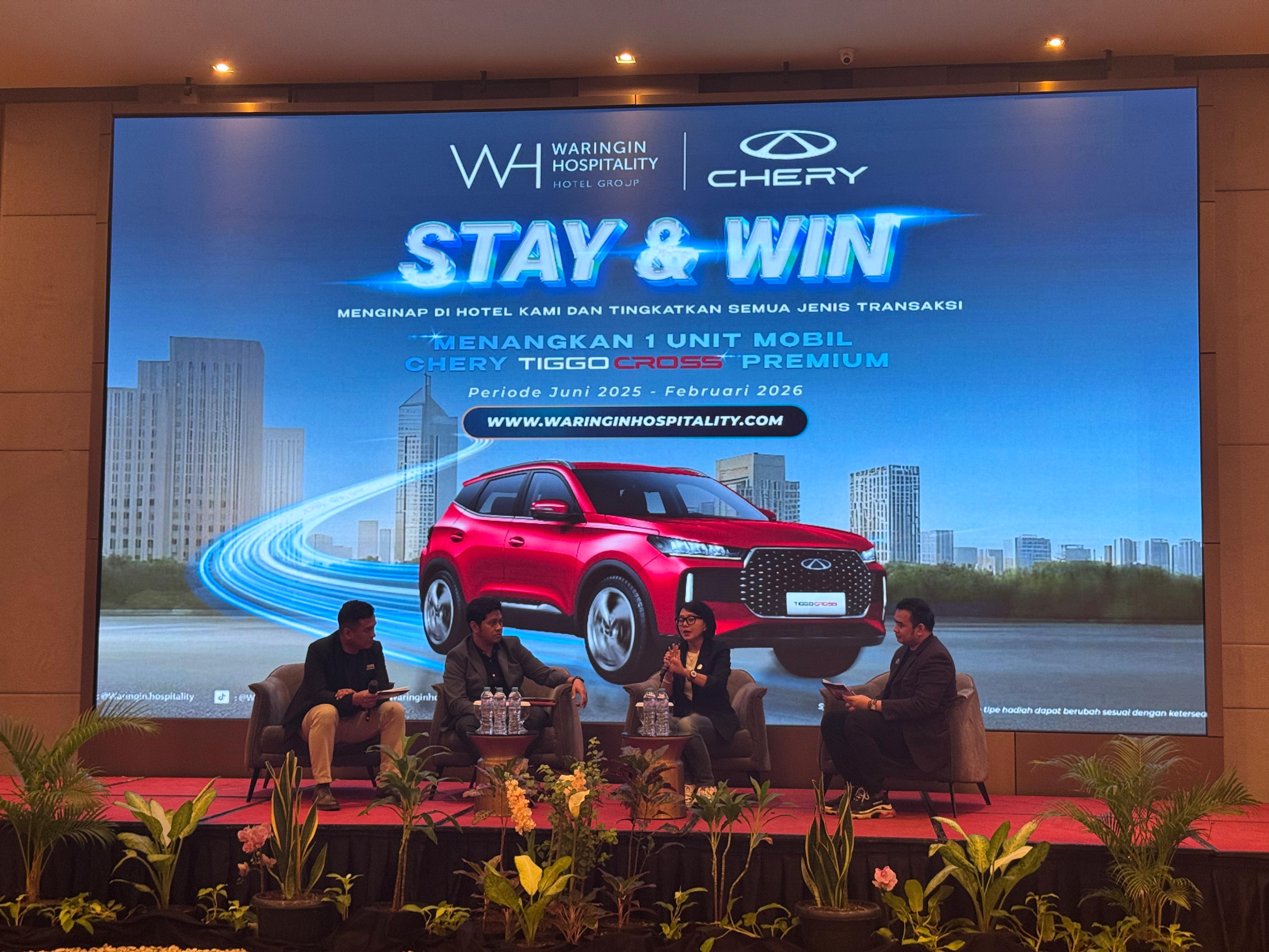 Corporate Director of Marketing WHHG Metty Yan Harahap dan Head Regional Area PT Chery Sales Indonesia Johan Fithra Zulfikar. (SinPo.id)