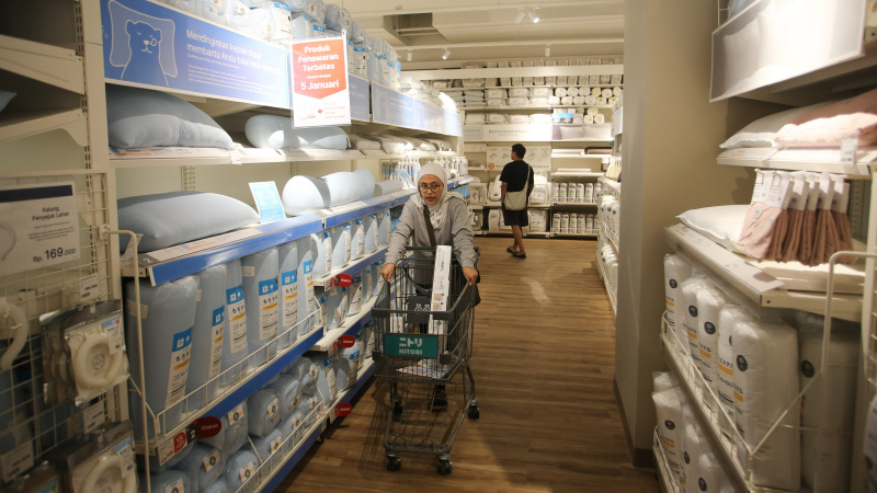 Meski mengalami kenaikan inflasi daya beli masyarakat tetap terjaga dan stabil (Ashar/SinPo.id)