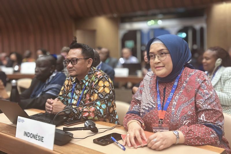 Dirjen Pembinaan Hubungan Industrial dan Jaminan Sosial Tenaga Kerja (Dirjen PHI & Jamsos), Indah Anggoro Putri (kanan). (SinPo.id/Dok. Kemenaker)