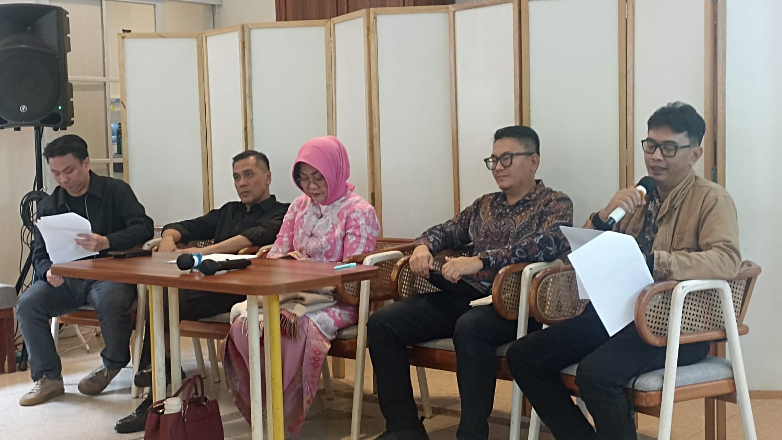 Penyampaian hasil survei Ethical Politics (SinPo.id/ Sigit Nuryadin)