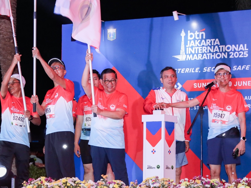 Gubernur DKI Jakarta, Pramono Anung resmi membuka BTN Jakarta International Marathon (JAKIM) 2025. (SinPo.id/Istimewa/Berita Jakarta)