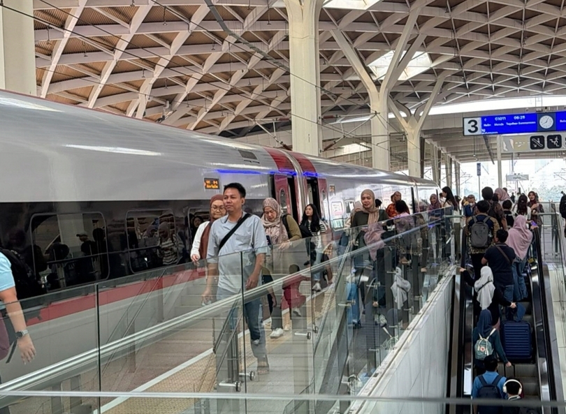 Ilustrasi penumpang kereta cepat Whoosh. (SinPo.id/dok. KCIC)