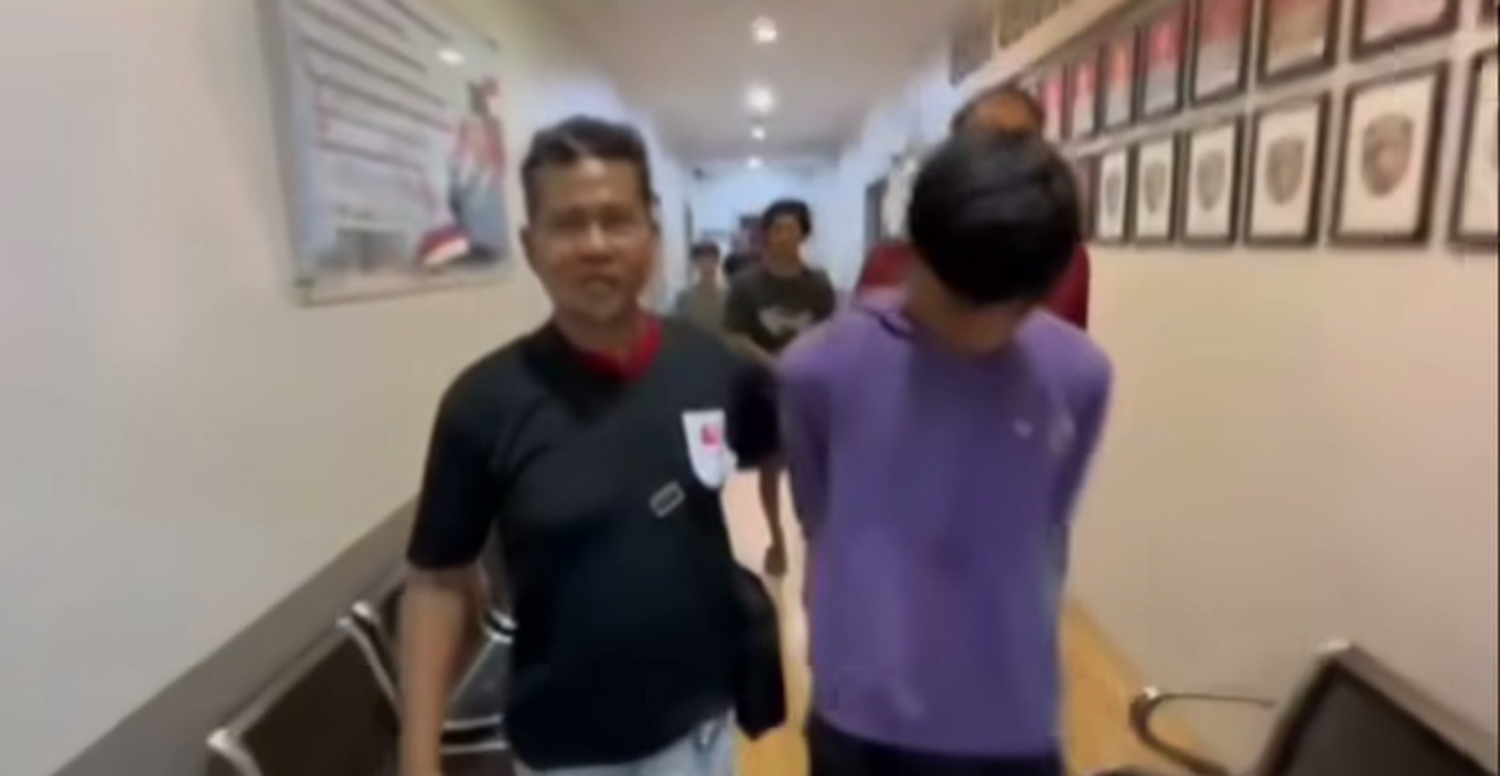 Salah satu begal yang ditangkap di Bekasi (SinPo.id/ Tangkapan Layar)