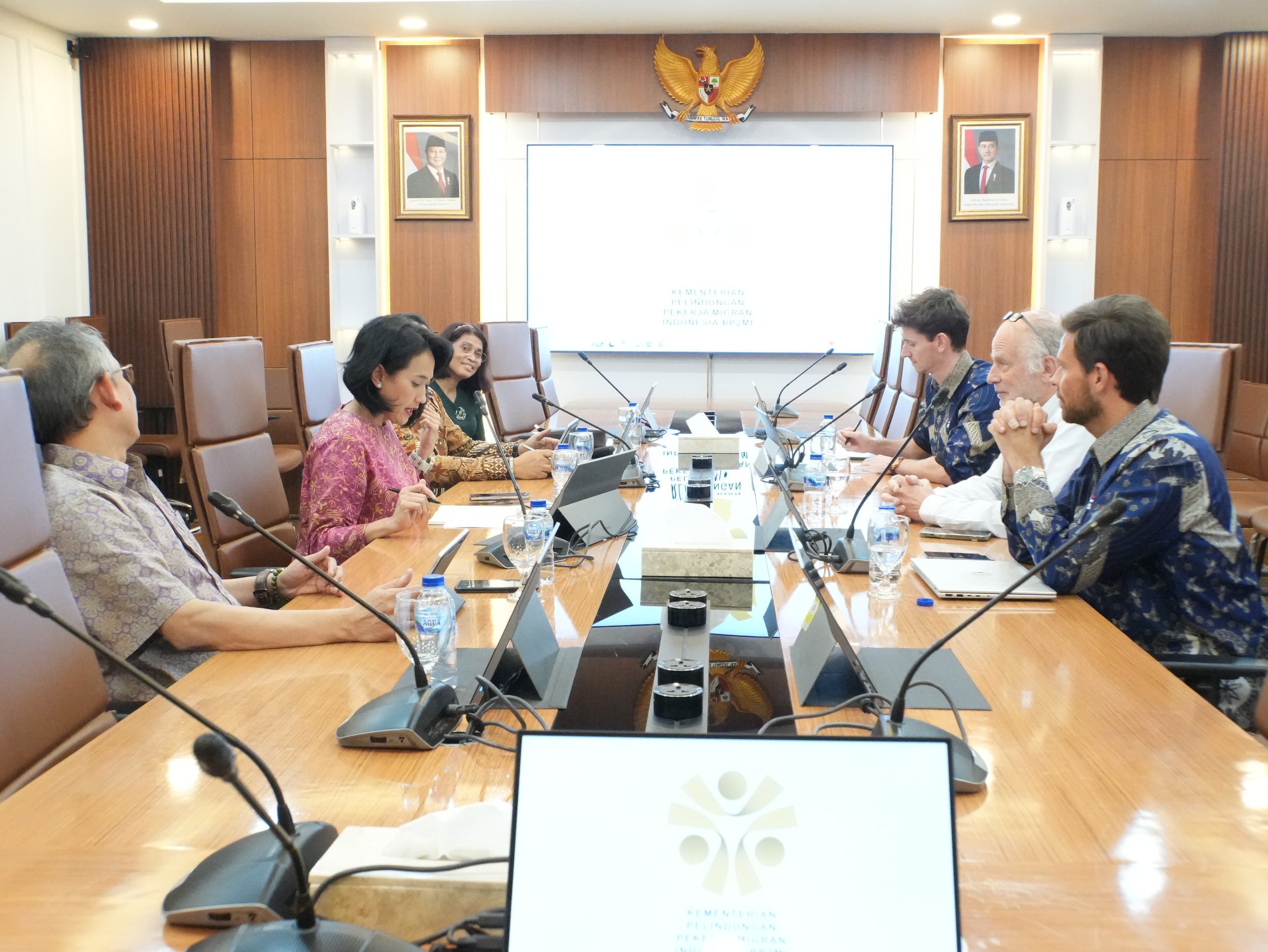 Wakil Menteri KP2MI Christina Aryani ditemui Direktur Utama TOS and Susie Care (SinPo.id/ Dok. KP2MI)