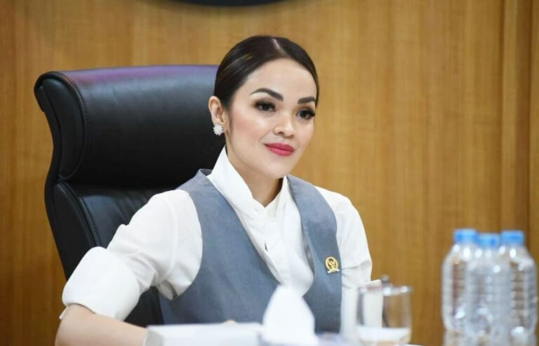 Anggota Komisi I DPR, Andina Theresia Narang (SinPo.id/ Instagram)