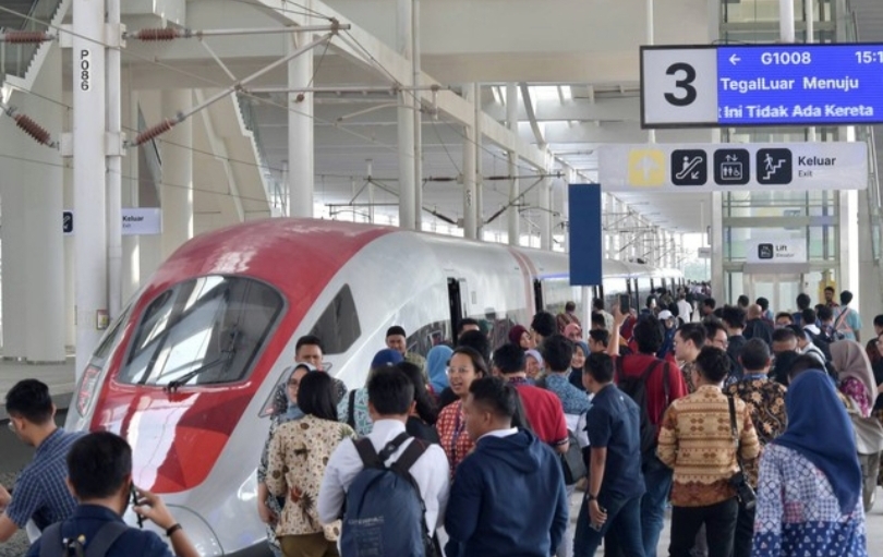 Ilustrasi penumpang kereta cepat Whoosh. (SinPo.id/dok. KCIC)