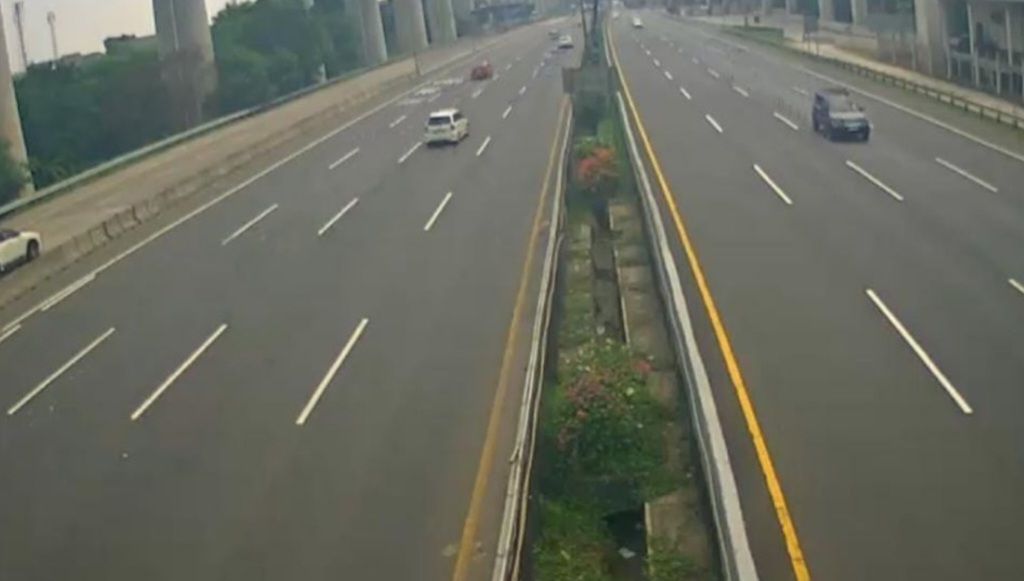 Situasi lalu lintas di Tol Jakarta-Cikampek (SinPo.id/Dok.TMC Polda Metro)