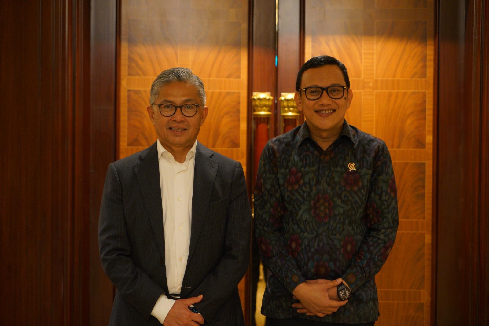 Menteri P2MI Karding dan Dubes RI untuk Belanda Mayerfas. (SinPo.id/dok. KP2MI)