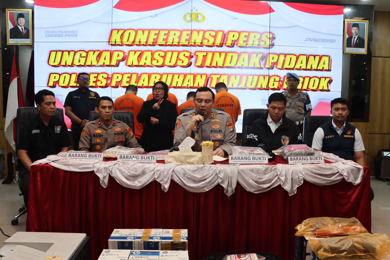 Konferensi pers kasus pemalsuan materai di Polres Pelabuhan Tanjung Priok (SinPo.id/ Humas Polda Metro Jaya)