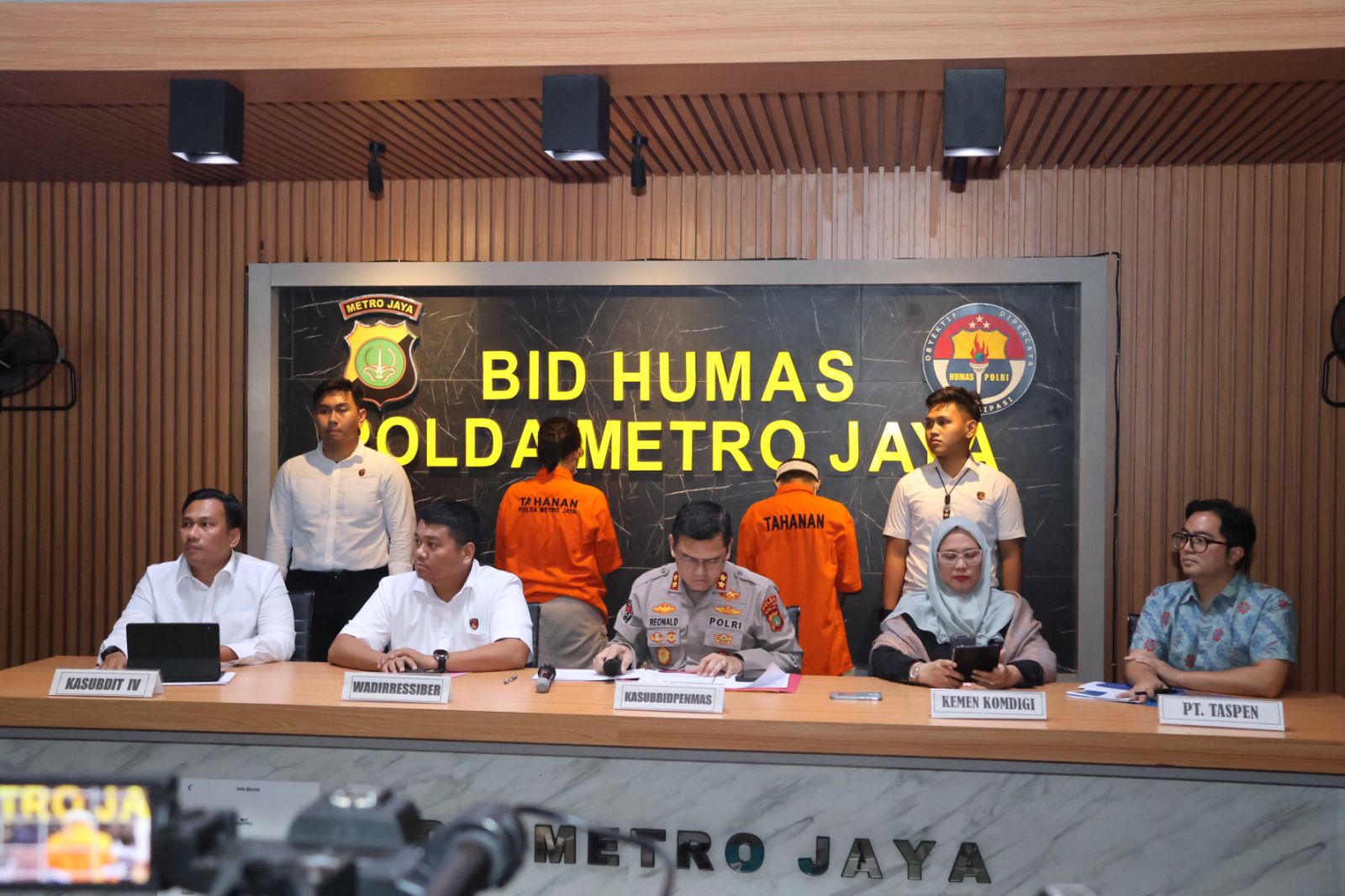 Konferensi pers pengungkapan penipuan online (SinPo.id/Dok.PMJ)