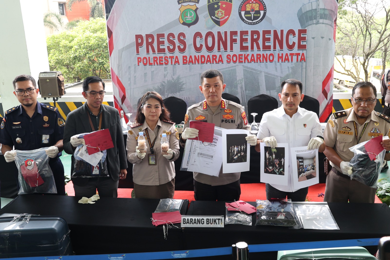 Konferensi pers pengungkapan benih lobster ilegal (SinPo.id/ Humas Polresta Soetta)