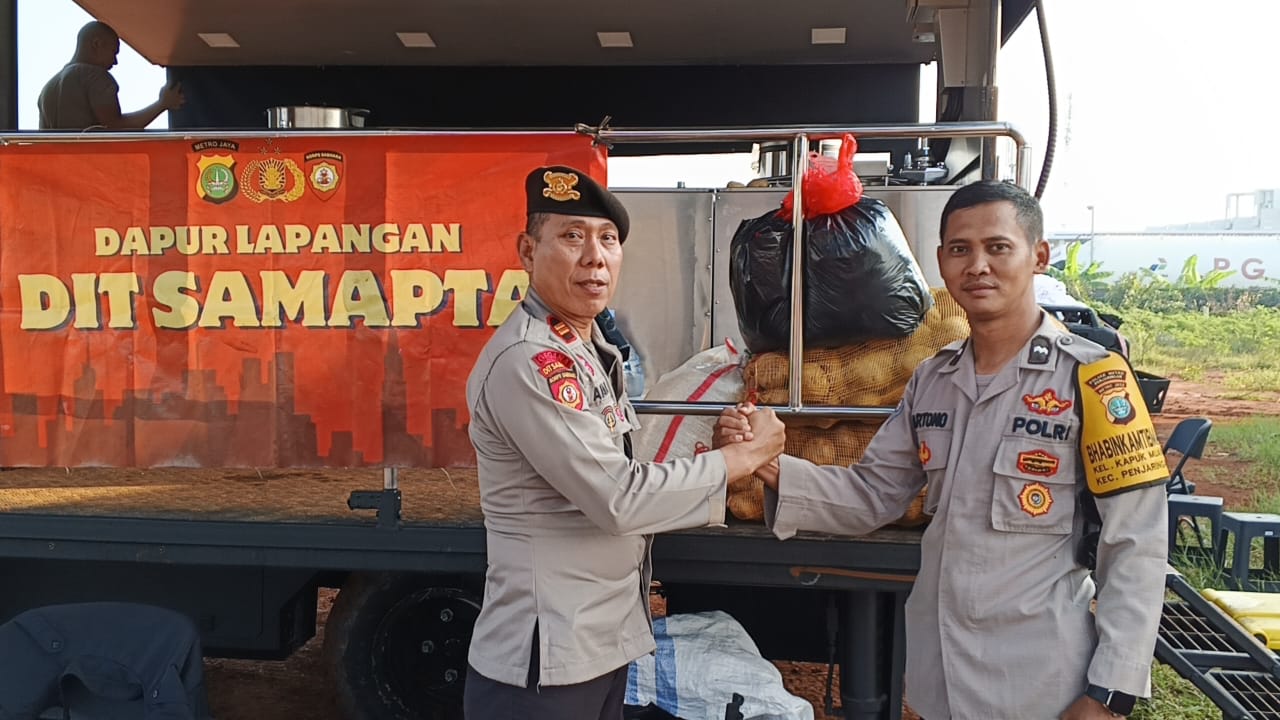 Dapur lapangan untuk korban kebakaran di Jakut (SinPo.id/Dok.PMJ)