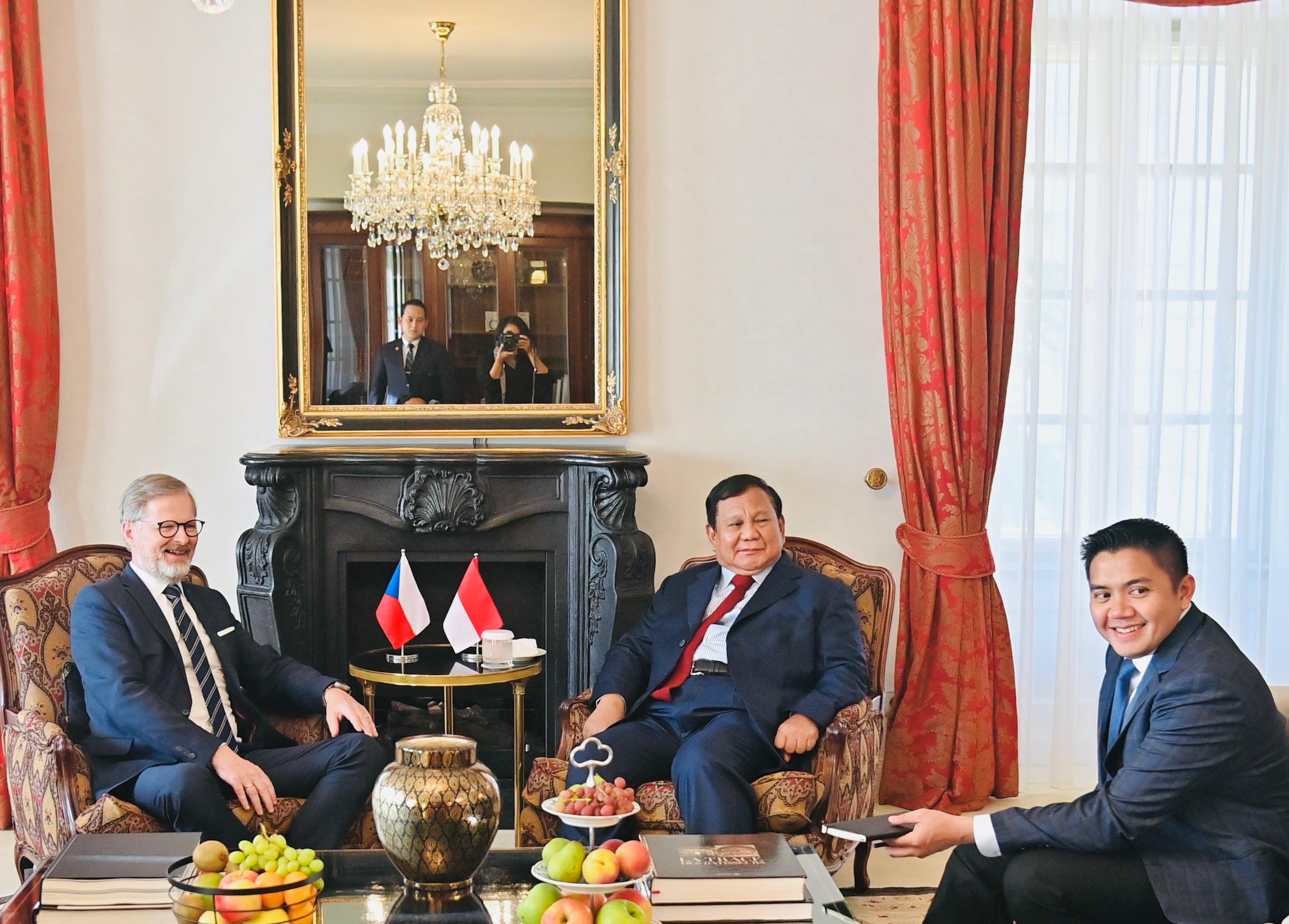 Presiden Prabowo Subianto menerima kunjungan Perdana Menteri Republik Ceko, Petr Fiala. (SinPo.id/Sekretariat Presiden)