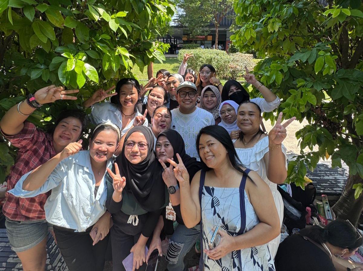 Menko PM Gus Imin Sapa Pekerja Migran Indonesia di Singapura (SinPo.id/Dok. Kemenko PM)