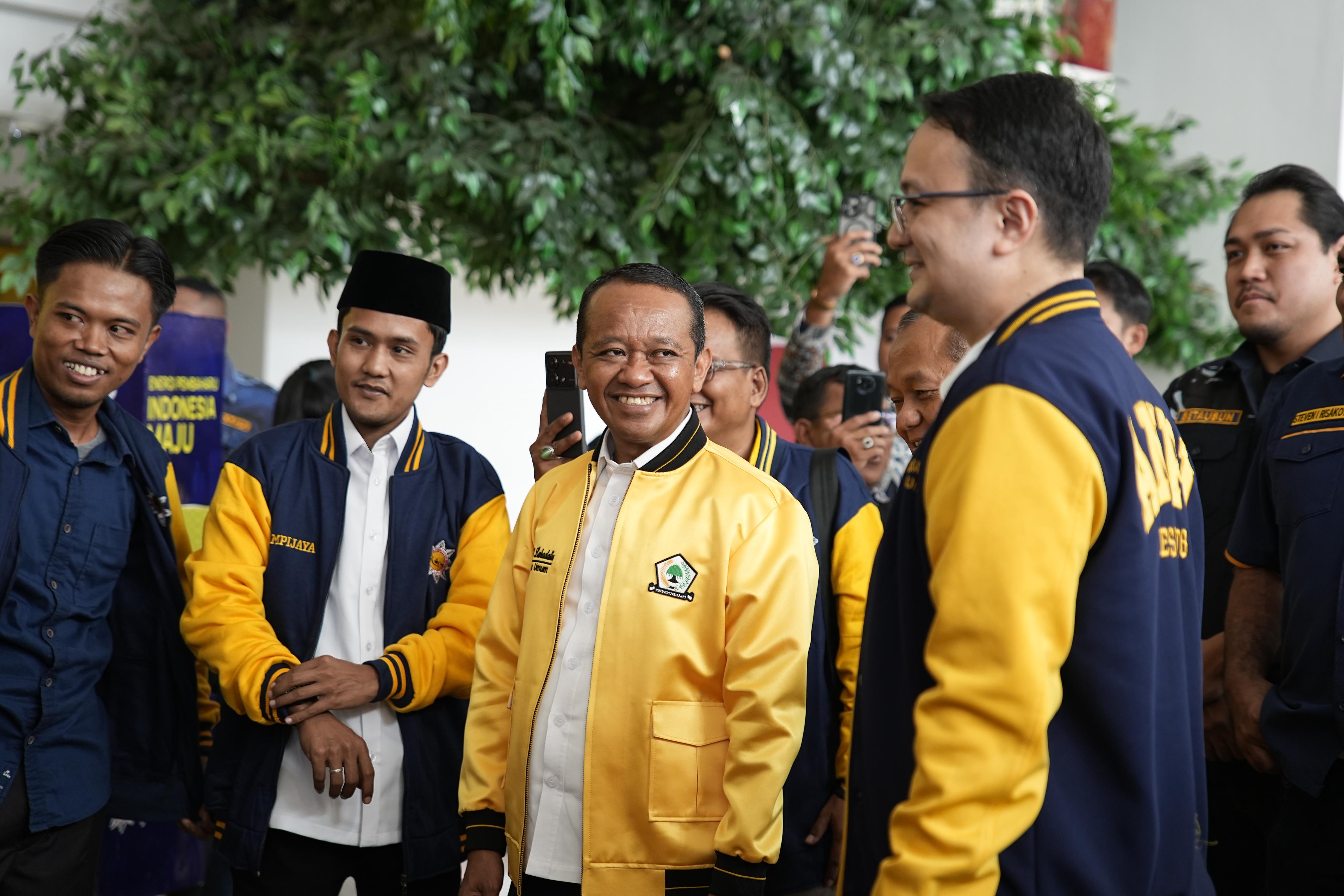 Tokoh muda NU Adlin Panjaitan resmi bergabung dengan Partai Golkar. (SinPo.id/Istimewa)