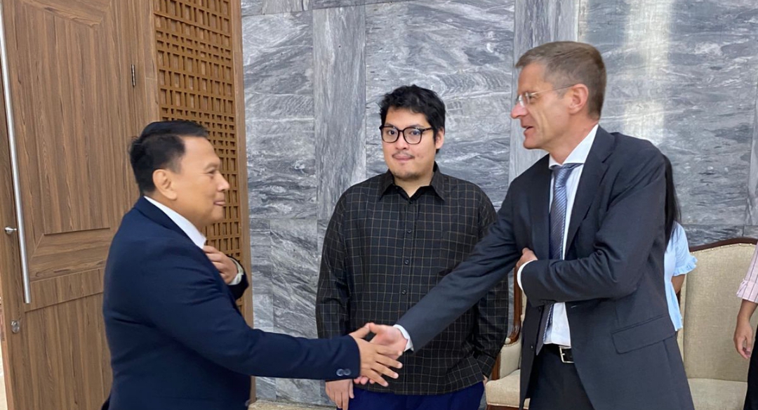 Ketua BKSAP DPR RI Mardani Ali Sera (kiri) (SinPo.id/ Tim Media)