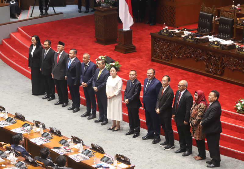 DPR sahkan 9 anggota Penanggulangan Bencana Dari Masyarakat Profesional saat Rapat Paripurna ke-25 (Ashar/SinPo.id)