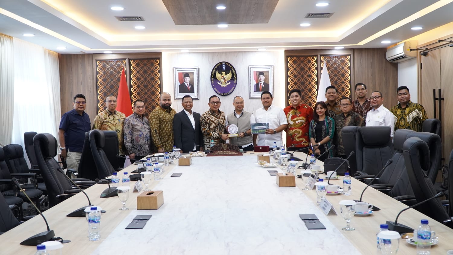 Jajaran Pengurus ASPEBINDO audiensi dengan Wamen ESDM Todotua Pasaribu. (SinPo.id/dok. Aspebindo)