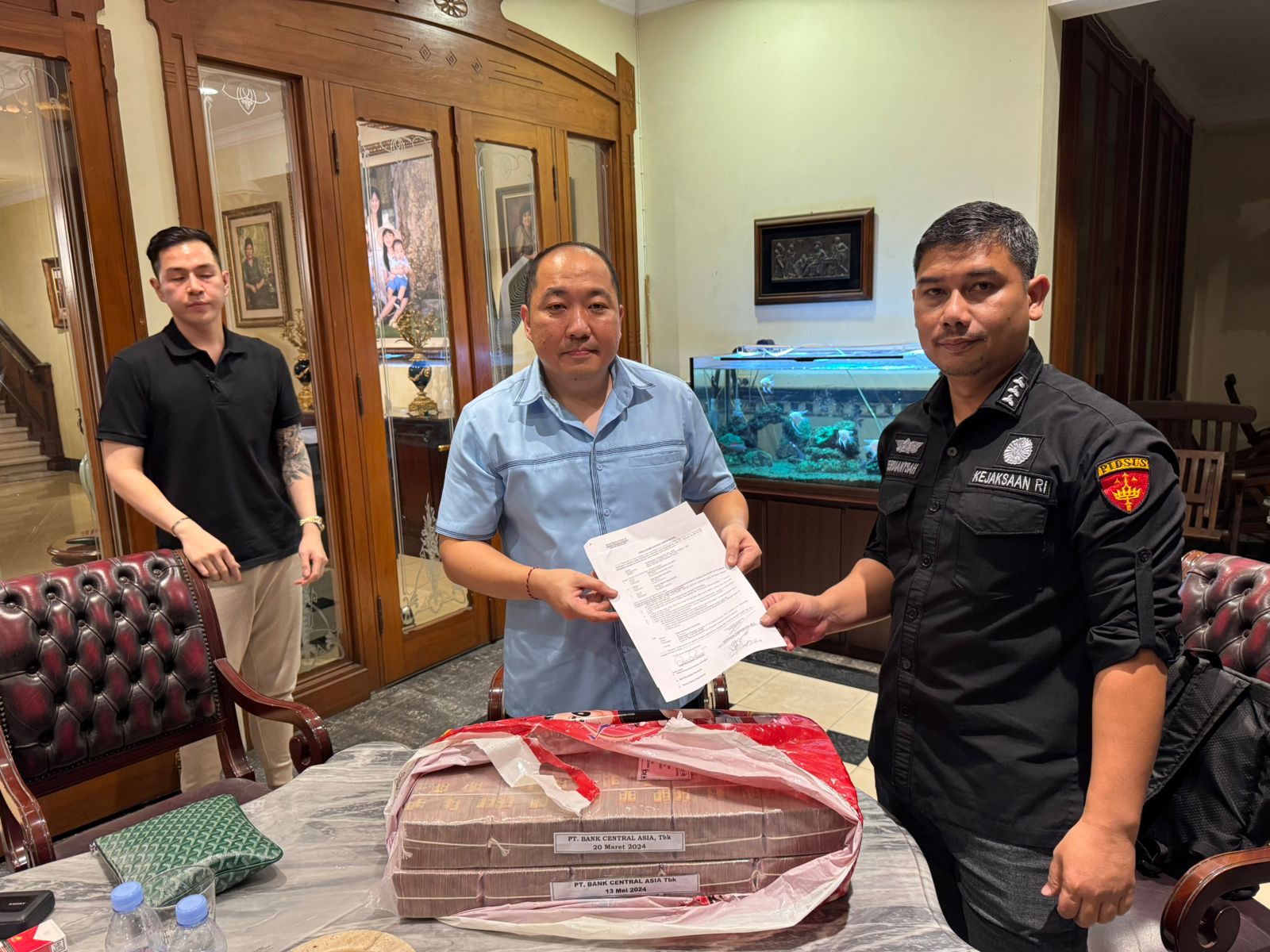 Kejagung Sita Uang Tunai Rp2 Miliar dari Rumah Dirut Sritex (SinPo.id/Kejagung)