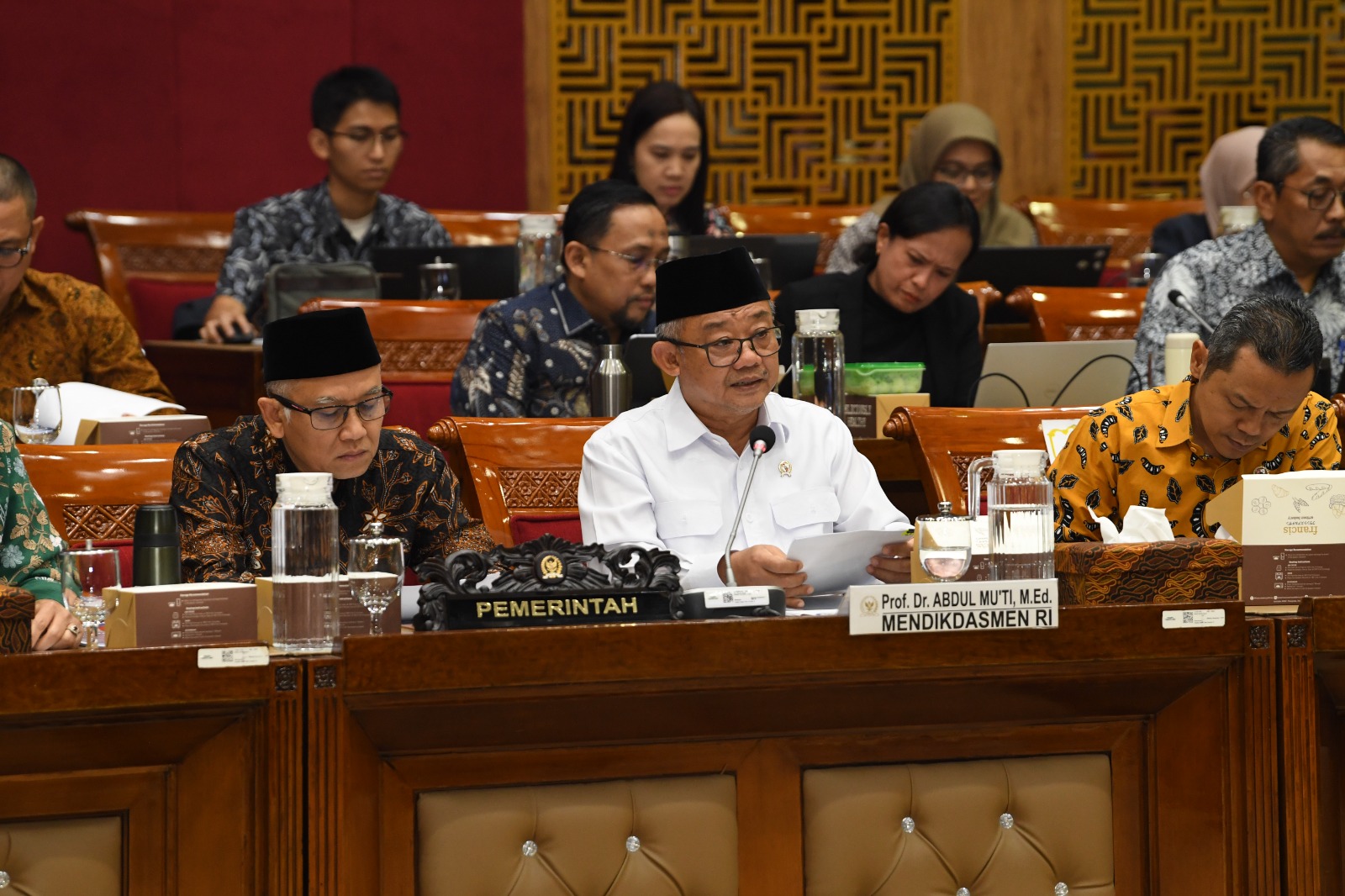 Kemendikdasmen Paparkan Arah Kebijakan Pendidikan 2025–2029 dalam Raker Bersama DPR (SinPo.id/Kemendikdasmen)