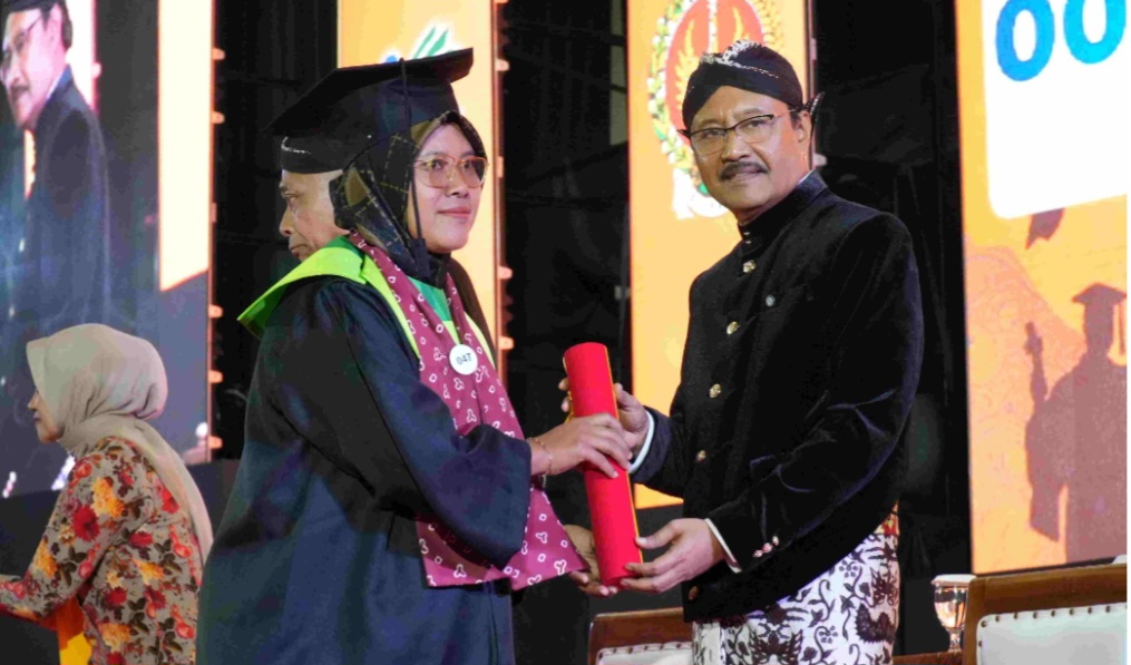 Kemensos Wisuda 1.000 Penerima Bansos di UGM (SinPo.id/Kemensos)