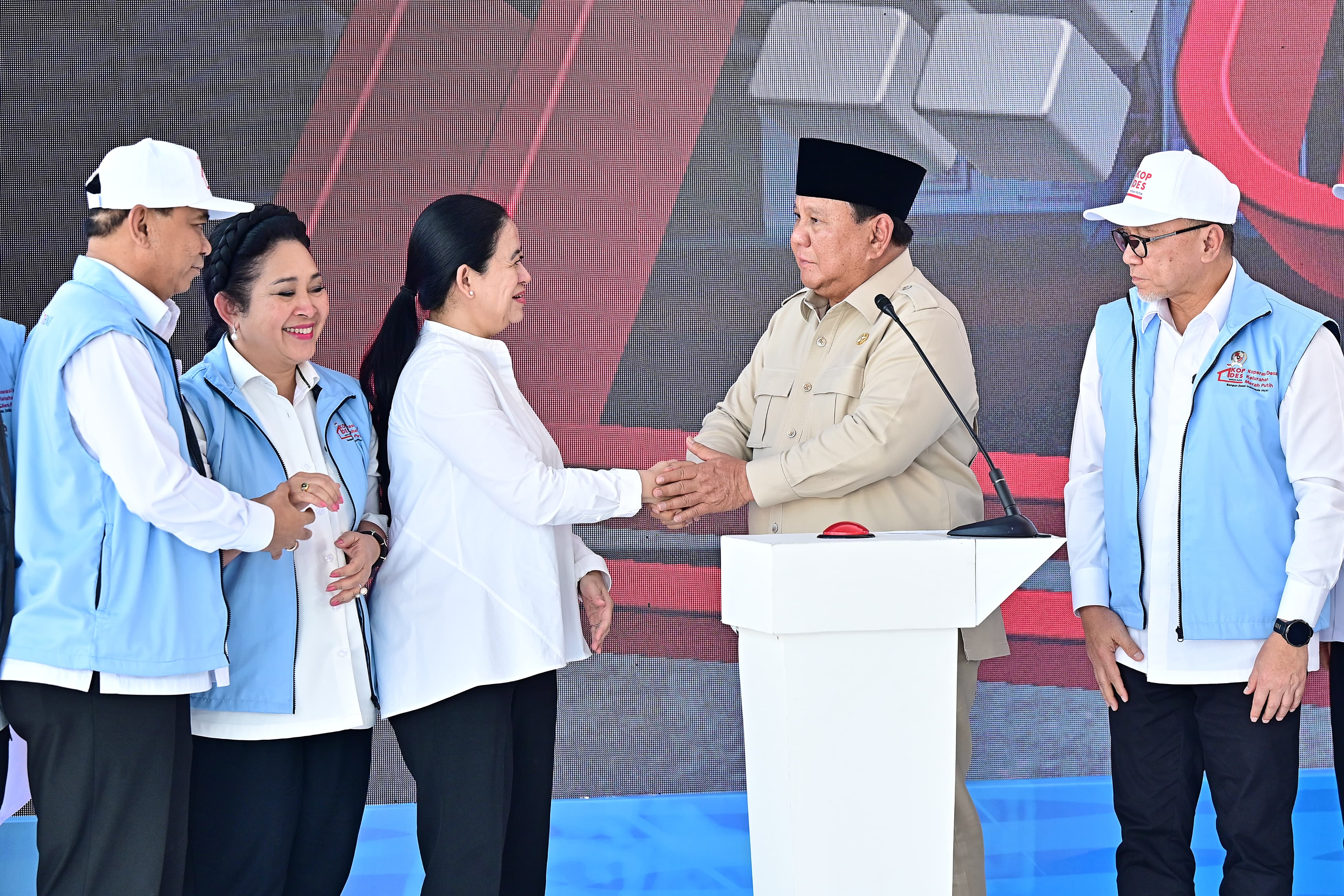 Ketua DPR RI Puan Maharani bersama Presiden Prabowo Subianto. (SinPo.id/Tim Media)