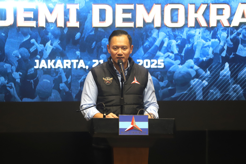 Ketua Umum Partai Demokrat AHY menghadiri diskusi demokrasi politik global dan pengukuhan Alumni Akademi Demokrat di gedung DPP Demokrat (Ashar/SinPo.id)