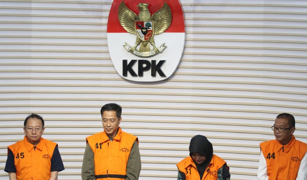 Empat tersangka pemerasan TKA (SinPo.id/ Agus Priatna)