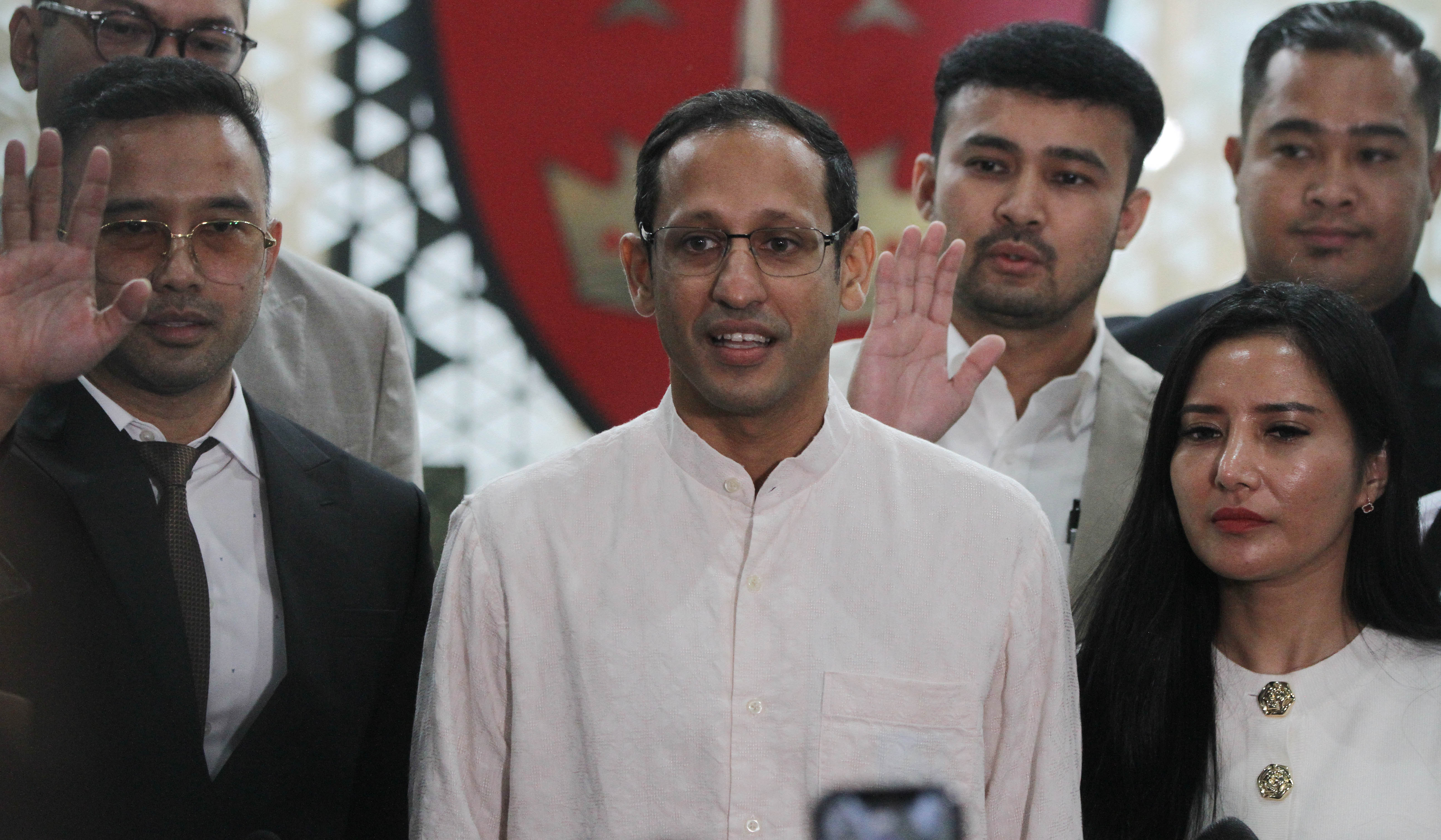 Nadiem usai menjalani pemeriksaan Kejaksaan Agung. (Agus Priatna/SinPo.id)