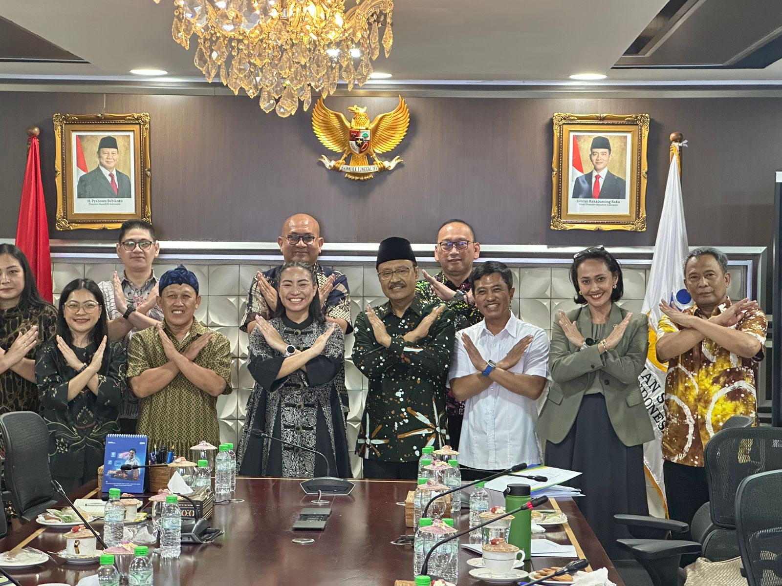 Pertemuan Wamen P2MI Christina Aryani, Ketum Jarnas Anti TPPO dan Mensos. (SinPo.id/dok. KP2MI)