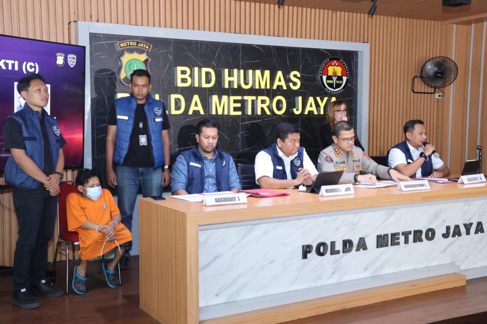 Konferensi pers kasus perdagangan anak di Polda Metro Jaya (SinPo.id/ Humas Polda Metro Jaya)