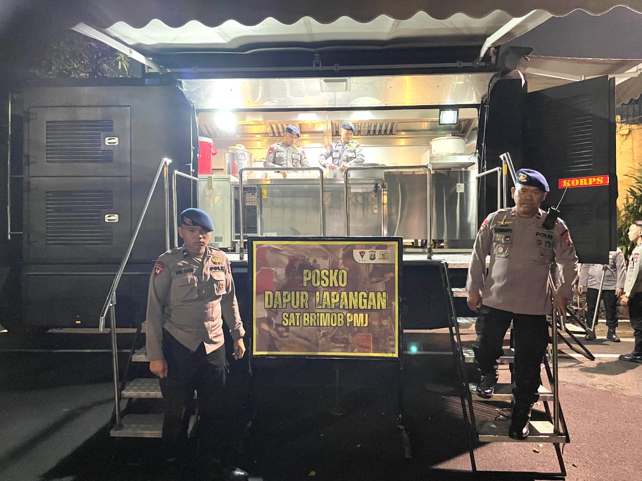 Dapur lapangan Brimob Polda Metro Jaya (SinPo.id/Dok.PMJ)