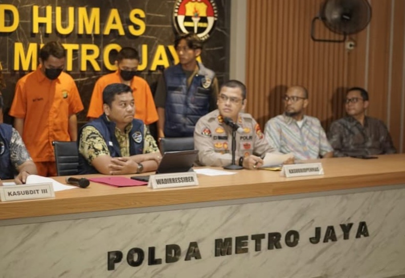 Konferensi pers kasus penipuan online di Mapolda Metro Jaya (SinPo.id/ Humas PMJ)