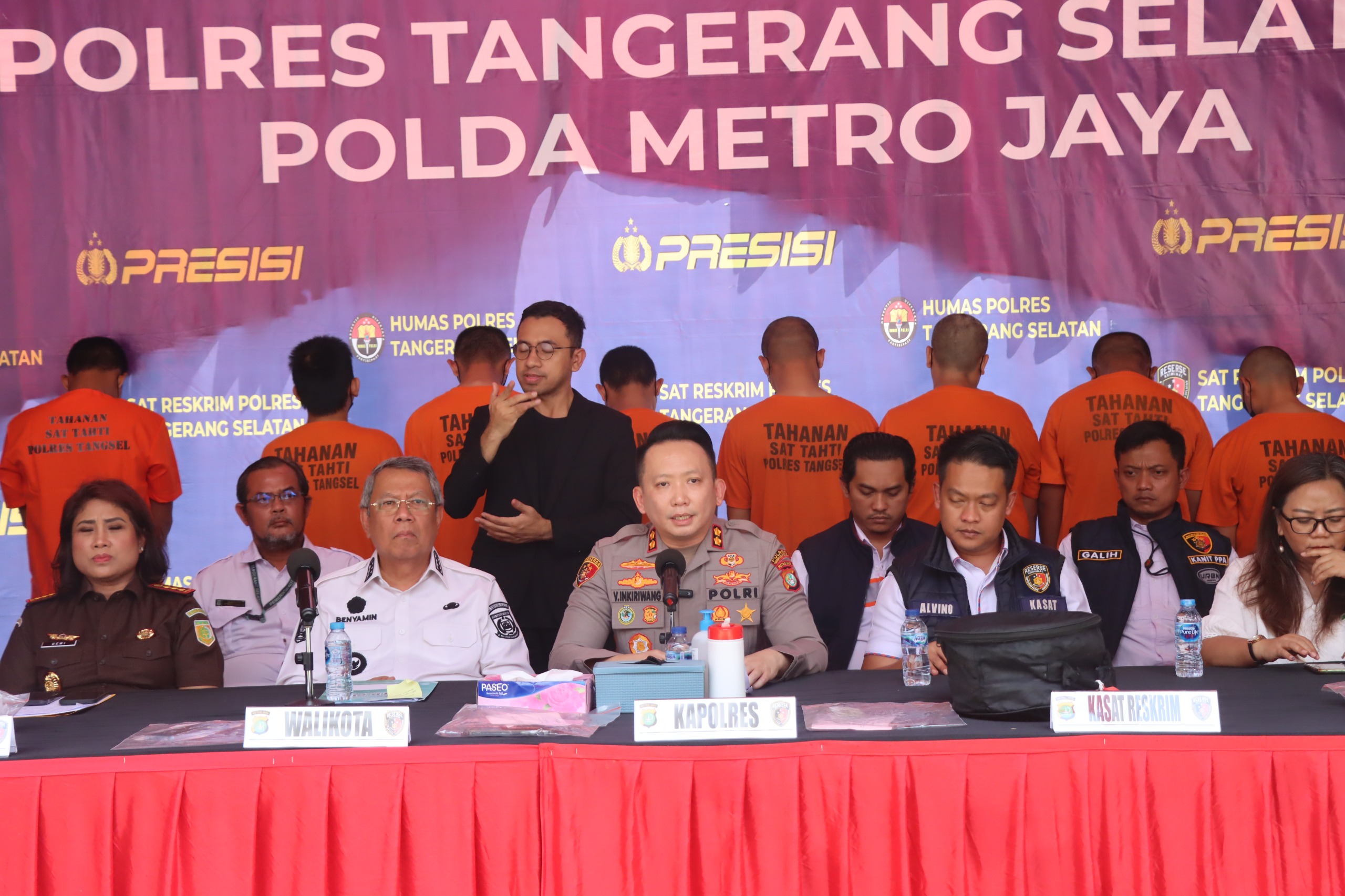 Konferensi pers kasus kekerasan seksual di Mapolres Tangsel (SinPo.id/ Humas Polri)
