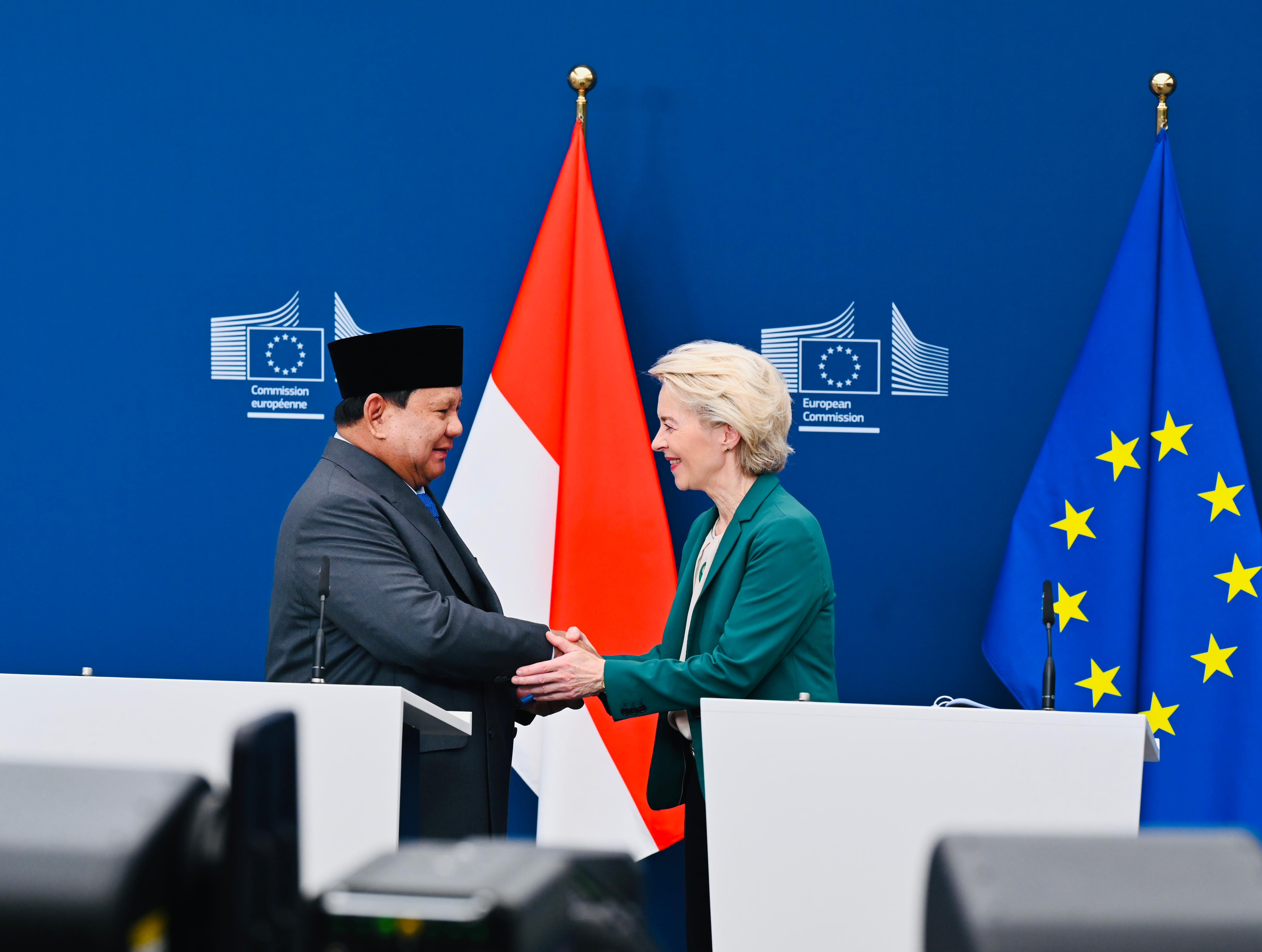 Presiden Komisi Eropa, Ursula von der Leyen bersama Presiden RI Prabowo Subianto (SinPo.id/Setpres)