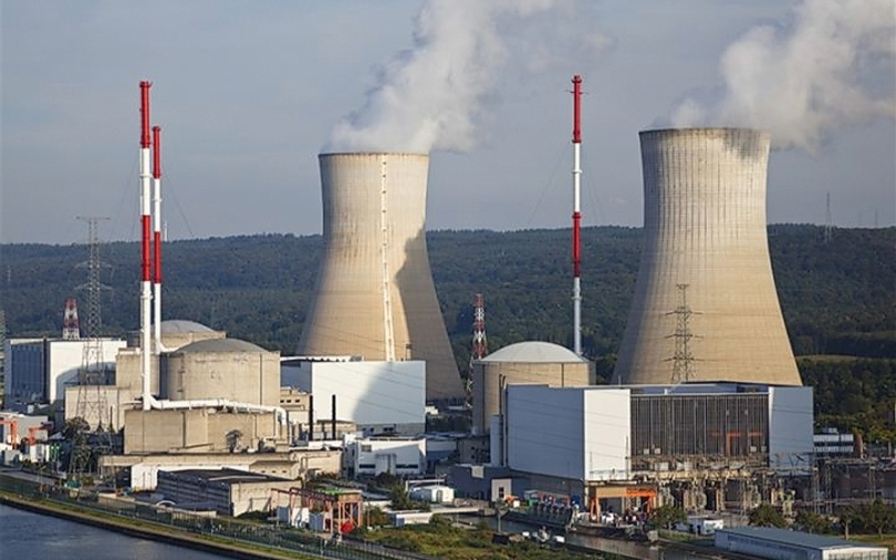 Ilustrasi pembangkit listrik tenaga nuklir. (SinPo.id/iStock)