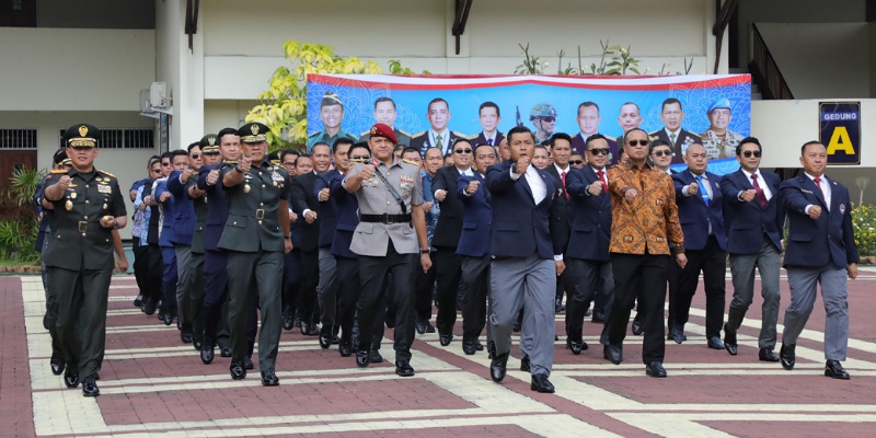 Defile alumni SMA Taruna Nusantara (Sinpo.id/Herzaky)