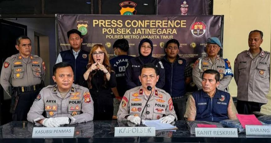 Konferensi pers pembacokan remaja di Jaktim (SinPo.id/Dok.Polsek Jatinegara)