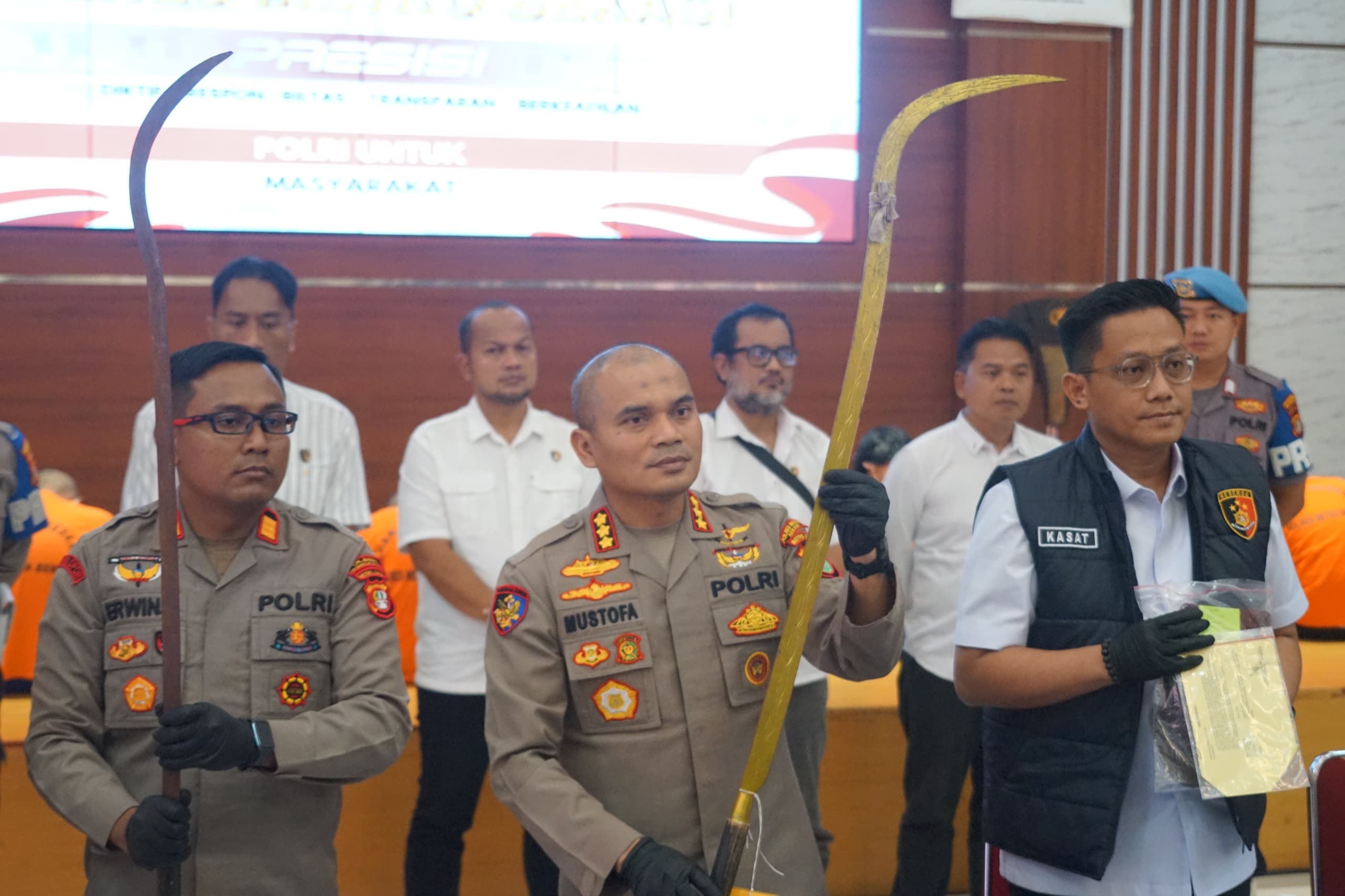 Konferensi pers pengungkapan tiga kasus menonjol di Bekasi (SinPo.id/ Dok.Polres Metro Bekasi)