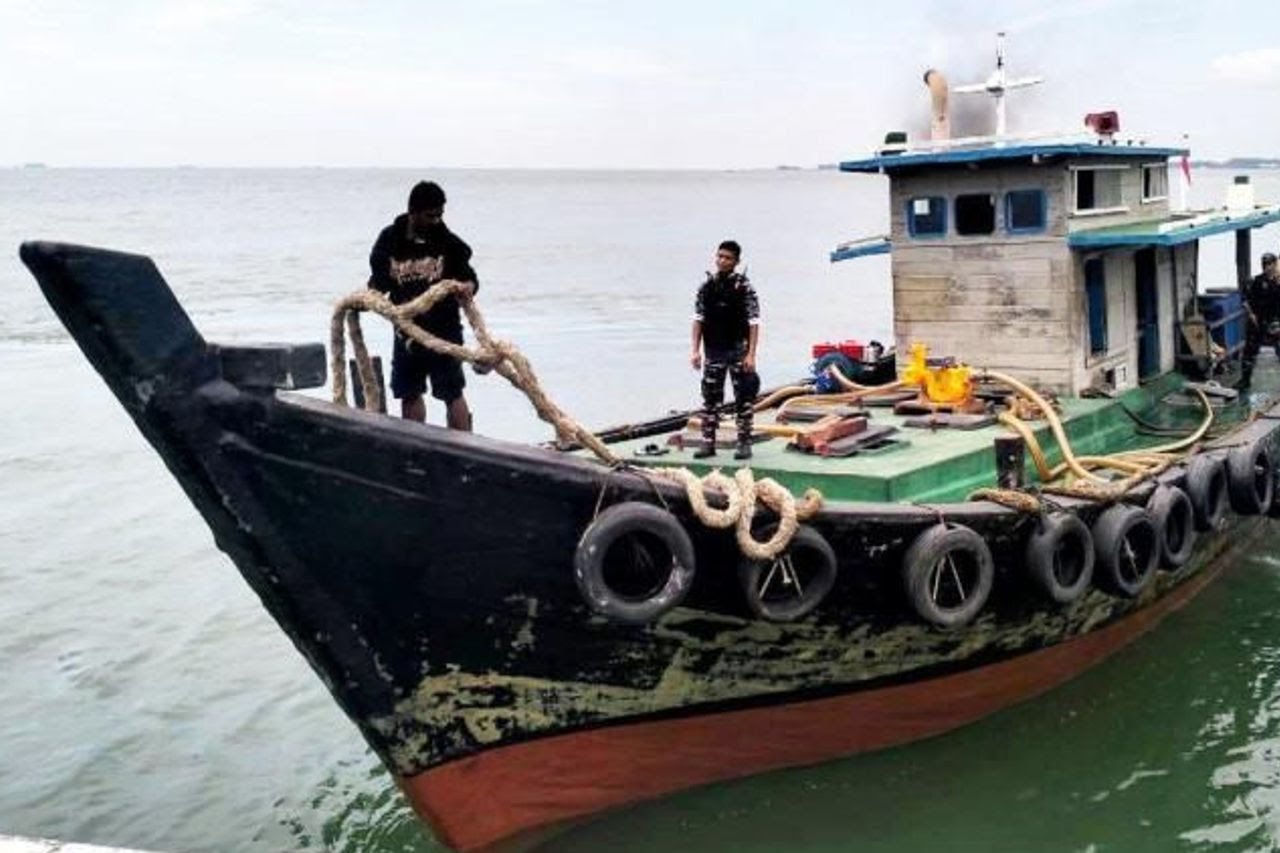 KM Meneer, kapal penyelundup solar ilegal di Batam (Sinpo.id/TNI AL)