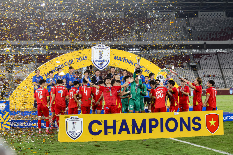 Vietnam U-23 berhasil juara di Piala AFF-U23 setelah mengalahkan Timnas Indonesia 1-0 (Ashar/SinPo.id)