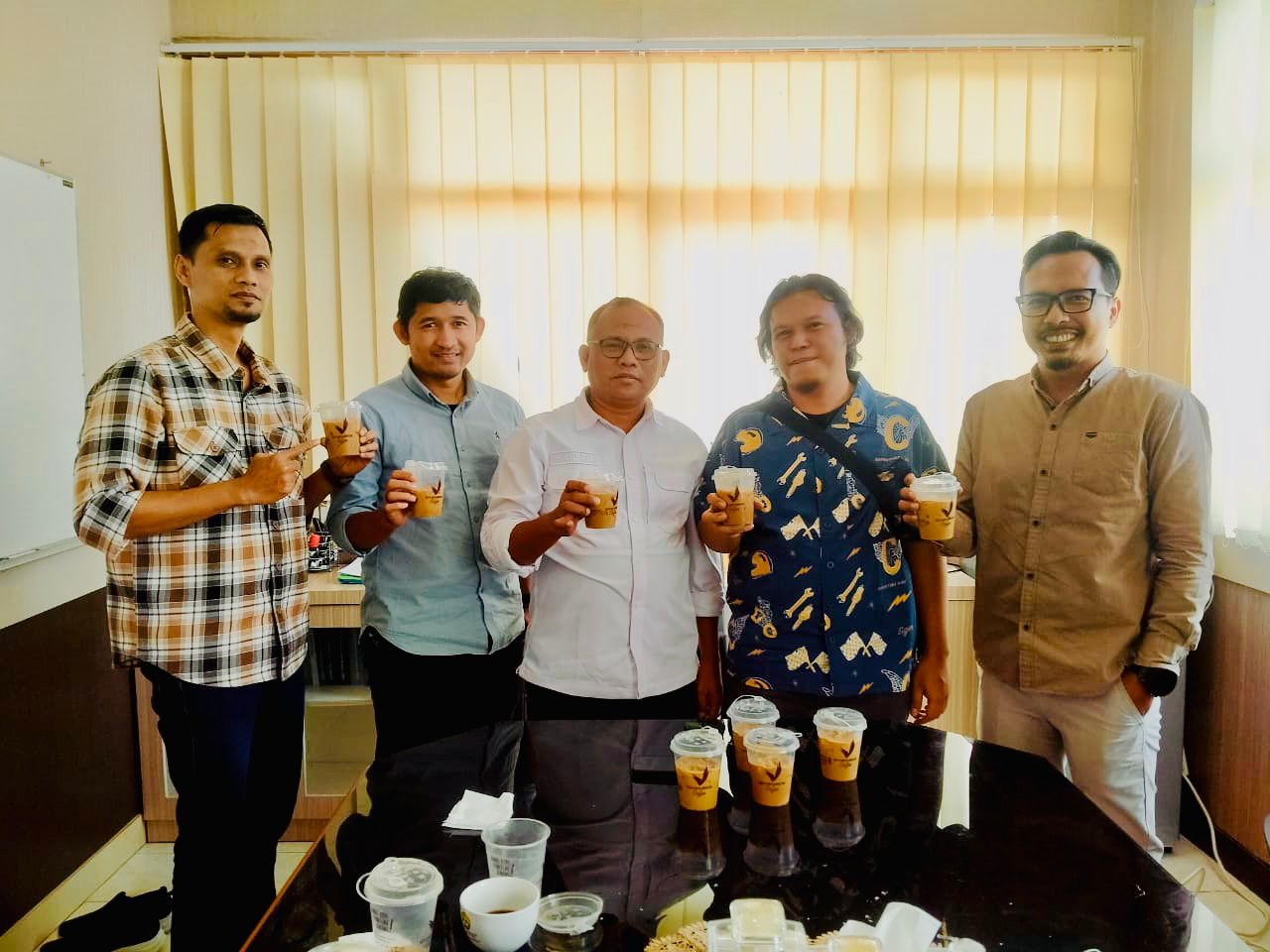 Yayasan Gambut dan Fakultas Pertanian Universitas Riau (Faperta UR) bersepakat untuk mengembangkan bibit unggul kopi liberika di Provinsi Riau. (SinPo.id/Istimewa)