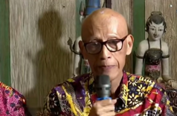 Subaryono, ayah dari korban diplomat Kemlu Arya Daru Pangayunan (SinPo.id/Istimewa)