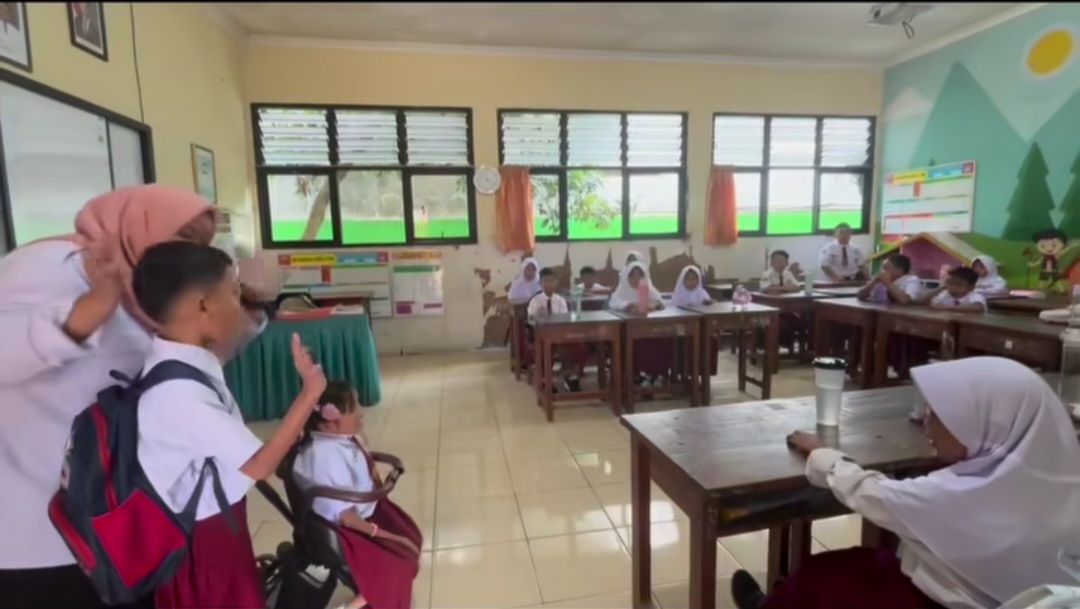 Chelsea Pengidap Kelainan Tulang Langka Kini Bersekolah (SinPo.id/Instagram)