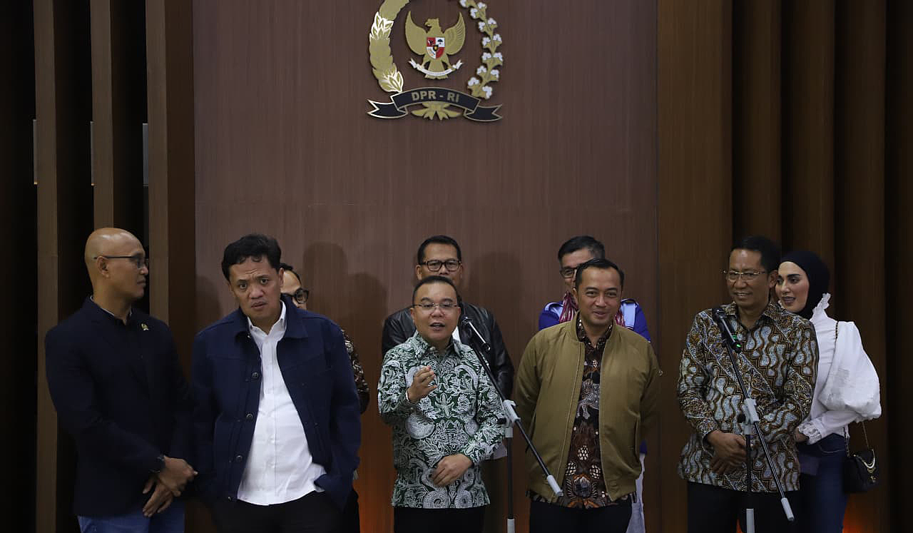 Konferensi pers DPR RI.