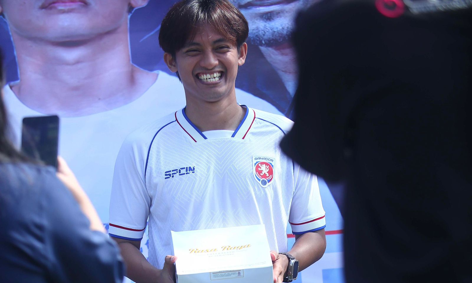 Bintang futsal Indonesia Bambang Bayu Saptaji (BBS) menghadiri Coaching Clinic yang digelar Ganador Soccer School. (SinPo.id/Istimewa)