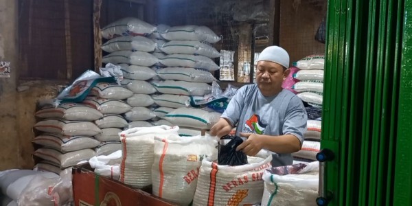 Ilustrasi pedagang beras di pasar tradisional (SinPo.id/Ashar)